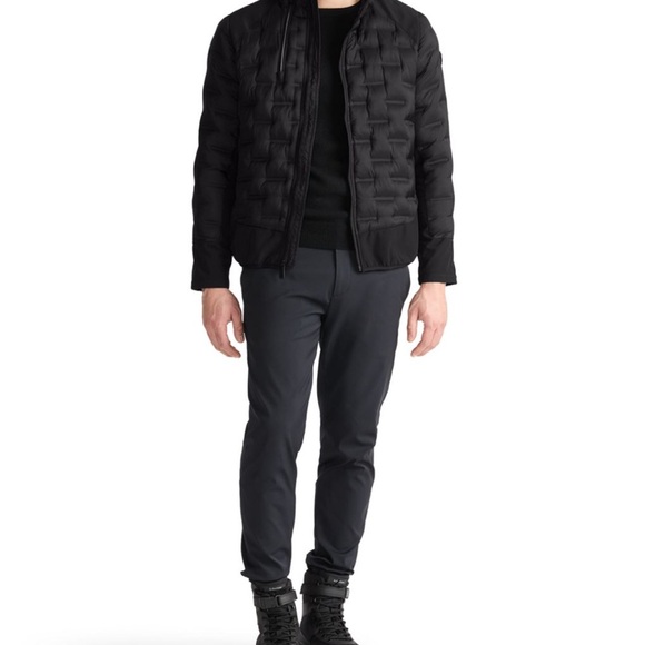 TUMI Men's Navy Quilted Lightweight Puffer Jacket - Size X-Large - 1527501041 - Picture 4 of 16